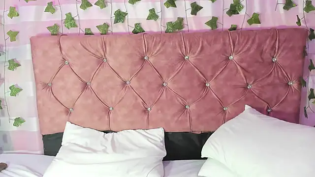 Ayla-marttinez online show from March 6, 2026, 3:08 pm