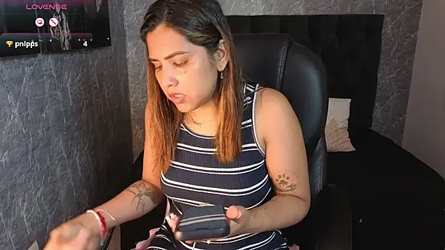 Snapshot of scarletbaker__ chatting on December 18, 2025, 3:40 pm scarletbaker online show from December 18, 2025, 3:40 pm