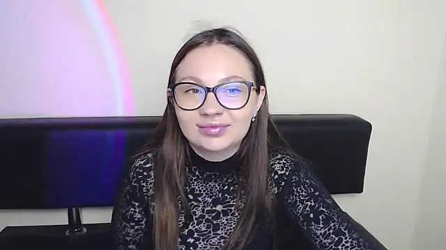 LiliaErmi online show from June 18, 2026, 6:24 am