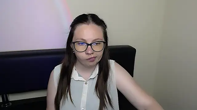 LiliaErmi online show from June 24, 2026, 6:23 am