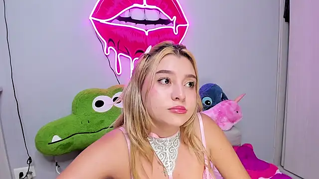 Snapshot of AndyxSmith chatting on December 23, 2025, 5:49 am AndyxSmith online show from December 23, 2025, 5:49 am