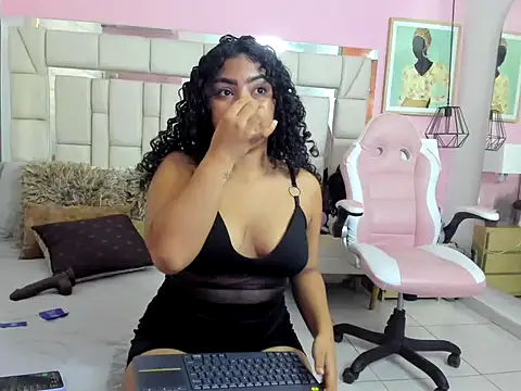 candy hotxx  online show from December 19, 2025, 8:16 pm