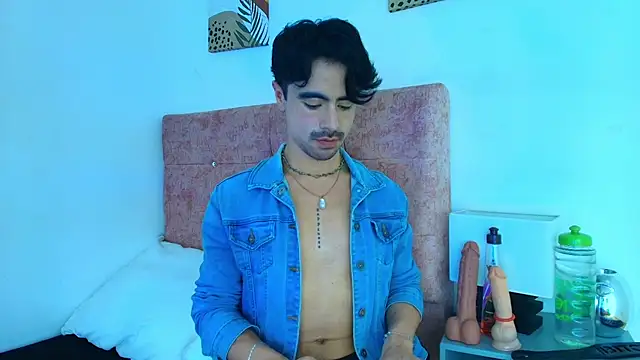 Snapshot of Ethan_Briggs chatting on January 14, 2026, 3:45 am Ethan Briggs online show from January 14, 2026, 3:45 am