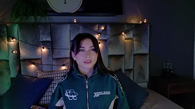 Miia Anderson online show from February 20, 2026, 11:32 am