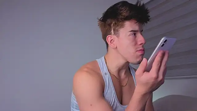 Snapshot of maxxcooper1 chatting on December 19, 2025, 4:41 am maxxcooper1 online show from December 19, 2025, 4:41 am