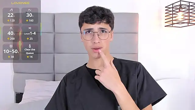 JoshClaarktt online show from February 5, 2026, 3:44 am