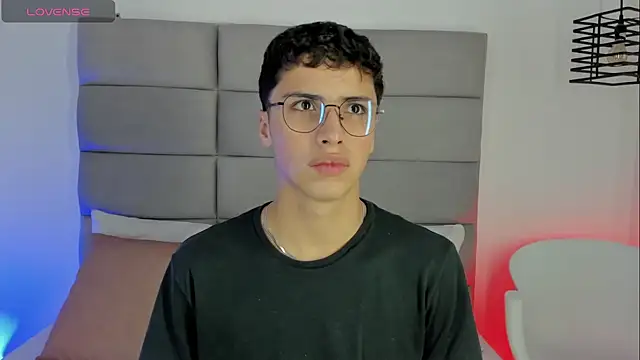 JoshClaarktt online show from March 27, 2026, 4:07 am