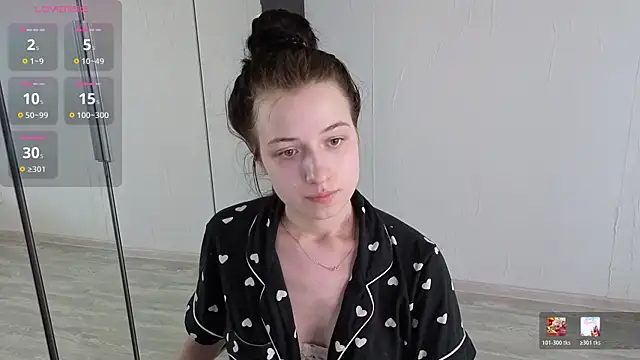 Snapshot of AlicePowells chatting on July 9, 2026, 11:03 am AlicePowells online show from July 9, 2026, 11:03 am