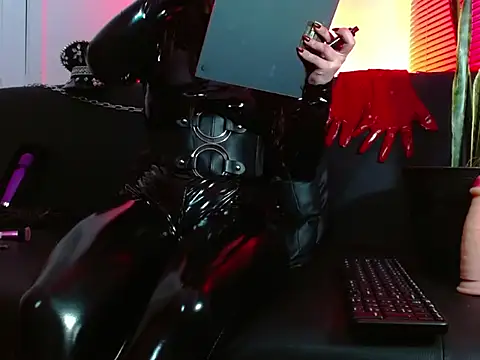 Snapshot of cleodoranoir chatting on February 18, 2026, 4:14 pm cleodoranoir online show from February 18, 2026, 4:14 pm