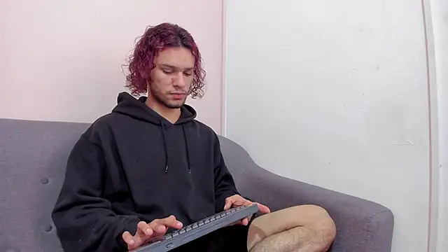 TAYSON SCOTT online show from February 17, 2026, 1:07 pm