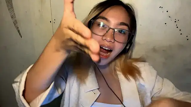 LenoraFrailey online show from December 22, 2025, 5:48 am