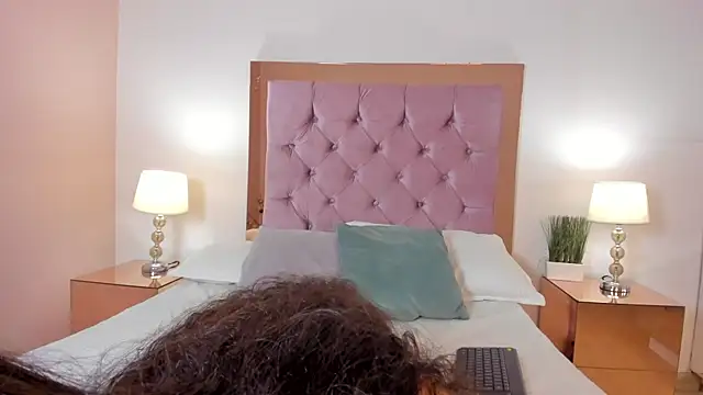 zenda bianchi online show from January 10, 2026, 7:04 pm