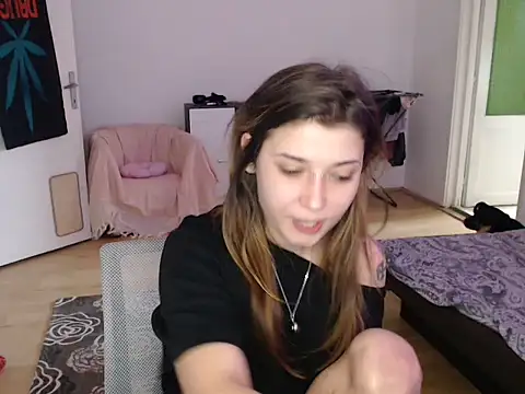 Snapshot of AlienforTwenty chatting on December 23, 2025, 10:13 am AlienforTwenty online show from December 23, 2025, 10:13 am