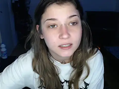 Snapshot of AlienforTwenty chatting on January 6, 2026, 10:41 am AlienforTwenty online show from January 6, 2026, 10:41 am