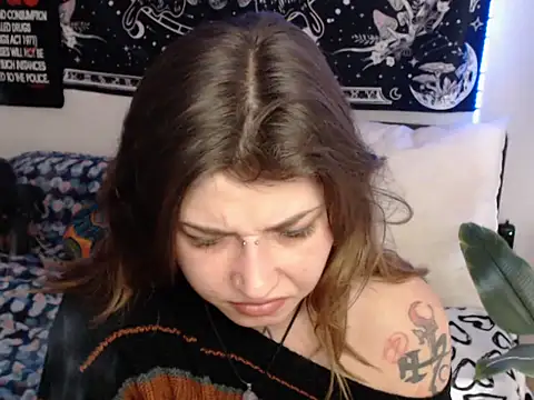 Snapshot of AlienforTwenty chatting on February 16, 2026, 10:55 am AlienforTwenty online show from February 16, 2026, 10:55 am