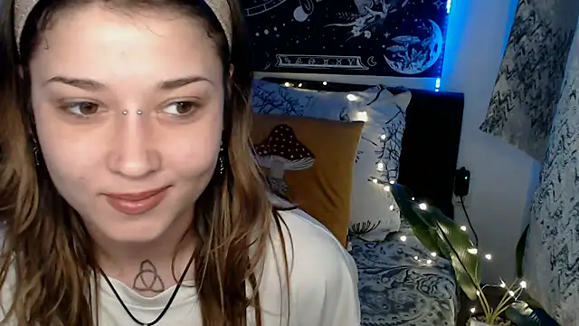 Snapshot of AlienforTwenty chatting on February 21, 2026, 7:20 am AlienforTwenty online show from February 21, 2026, 7:20 am