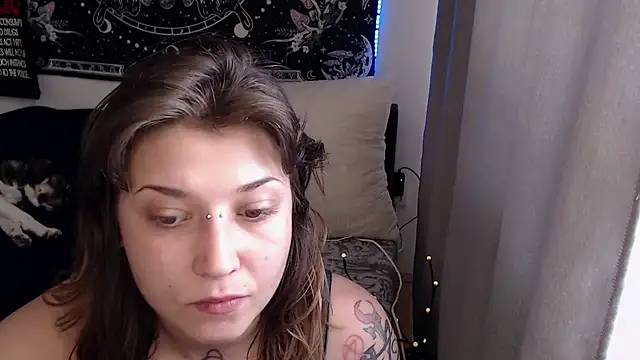 Snapshot of AlienforTwenty chatting on June 7, 2026, 12:31 pm AlienforTwenty online show from June 7, 2026, 12:31 pm