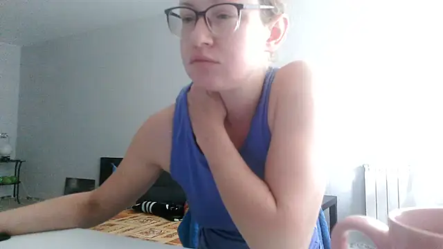 Snapshot of Alice_newhome chatting on July 12, 2026, 6:04 am Alice newhome online show from July 12, 2026, 6:04 am