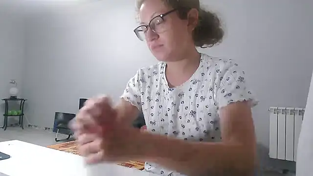 Snapshot of Alice_newhome chatting on July 12, 2026, 8:22 pm Alice newhome online show from July 12, 2026, 8:22 pm