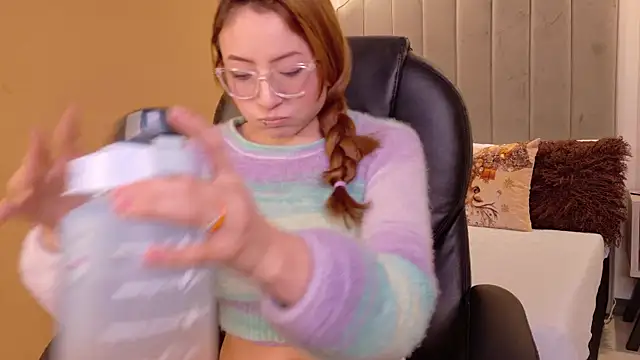 Snapshot of danielamilles chatting on January 10, 2026, 2:08 pm danielamilles online show from January 10, 2026, 2:08 pm