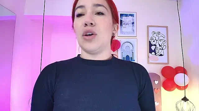 Snapshot of Celestee15_ chatting on February 14, 2026, 11:18 am Celestee15 online show from February 14, 2026, 11:18 am