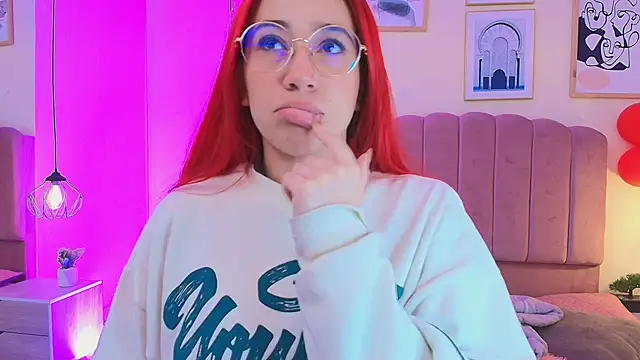 Snapshot of Celestee15_ chatting on February 20, 2026, 11:22 am Celestee15 online show from February 20, 2026, 11:22 am