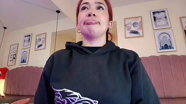 Snapshot of Celestee15_ chatting on March 25, 2026, 11:16 am Celestee15 online show from March 25, 2026, 11:16 am