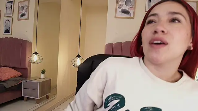 Snapshot of Celestee15_ chatting on April 14, 2026, 11:16 am Celestee15 online show from April 14, 2026, 11:16 am