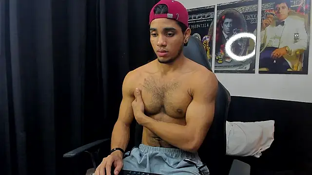 Snapshot of Dustyn_Michelle1 chatting on January 7, 2026, 5:15 pm Dustyn Michelle1 online show from January 7, 2026, 5:15 pm