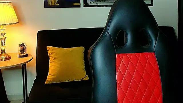 Dustyn Michelle1 online show from April 9, 2026, 11:59 am