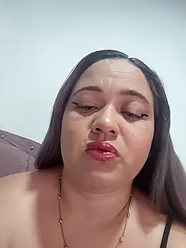 MMia 18 online show from December 17, 2025, 12:16 am