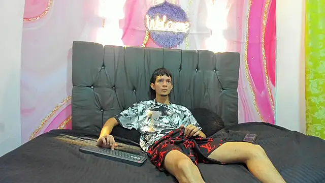 Straight Guy22 online show from January 11, 2026, 4:06 am