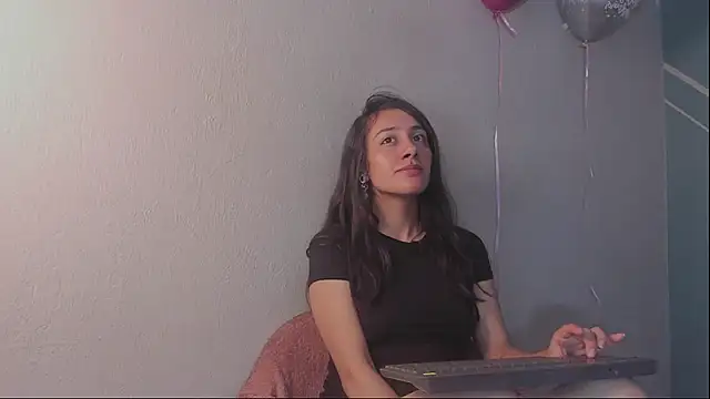 Lucy-Bluesea online show from February 25, 2026, 10:41 pm