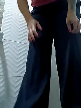 Snapshot of LunaaMorelli2 chatting on December 20, 2025, 8:05 pm LunaaMorelli2 online show from December 20, 2025, 8:05 pm