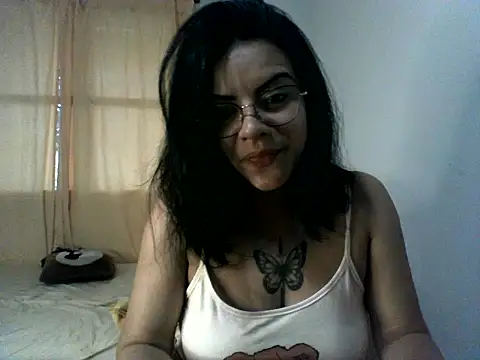 luluclark69 online show from March 3, 2026, 12:00 pm