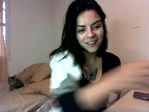 luluclark69 online show from May 16, 2026, 8:07 pm