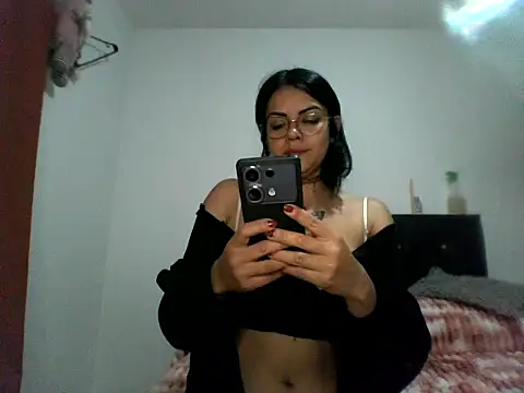 luluclark69 online show from July 18, 2026, 10:02 pm