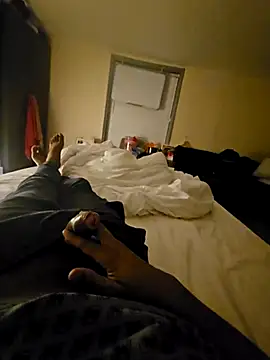 Gnax1 online show from December 18, 2025, 4:46 pm