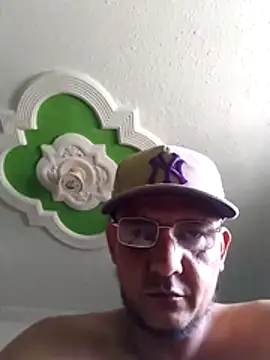 SHARLOT2427 online show from February 20, 2026, 8:31 pm