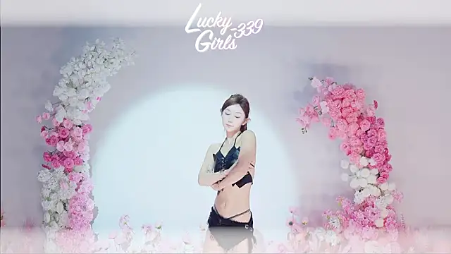 Luckygirls-339 online show from May 24, 2026, 10:48 pm
