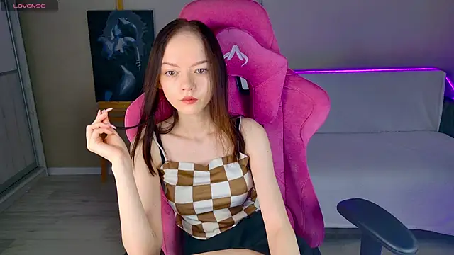 Snapshot of WeksaMur chatting on December 19, 2025, 11:28 am WeksaMur online show from December 19, 2025, 11:28 am