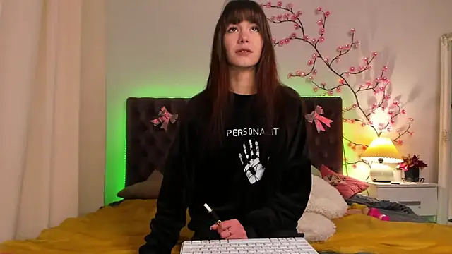 Snapshot of MilanaHotts chatting on February 5, 2026, 6:51 am MilanaHotts online show from February 5, 2026, 6:51 am