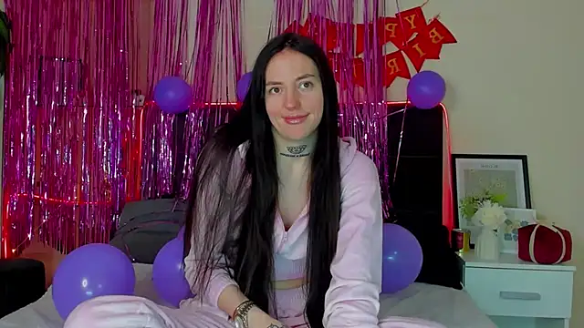 Snapshot of AdrianaCult chatting on February 20, 2026, 6:59 am AdrianaCult online show from February 20, 2026, 6:59 am