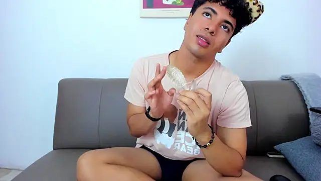 cherry blossom77 online show from December 18, 2025, 12:33 pm