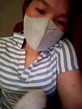 Snapshot of May-Ne chatting on February 16, 2026, 4:52 am May-Ne online show from February 16, 2026, 4:52 am