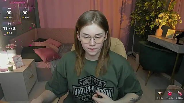 Snapshot of Alison_Doody chatting on February 18, 2026, 7:37 am Alison Doody online show from February 18, 2026, 7:37 am