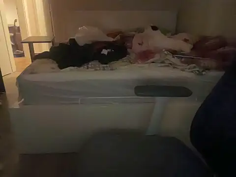 CologneAura online show from April 6, 2026, 11:27 pm