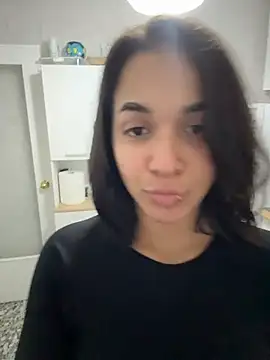 MiaMorenoo online show from January 14, 2026, 5:29 pm