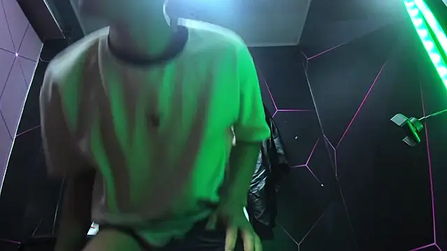 Snapshot of Ethan_Waalker chatting on January 18, 2026, 4:05 am Ethan Waalker online show from January 18, 2026, 4:05 am