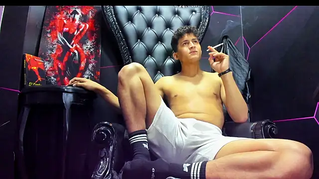 Snapshot of Ethan_Waalker chatting on February 8, 2026, 8:01 pm Ethan Waalker online show from February 8, 2026, 8:01 pm